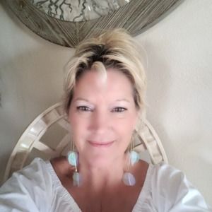 Meet your Posher, Pamela